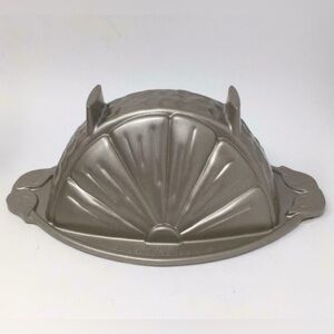 NO LONGER AVAILABLE WILLIAMS SONOMA CITRUS SLICE CAKE PAN-USED ONCE